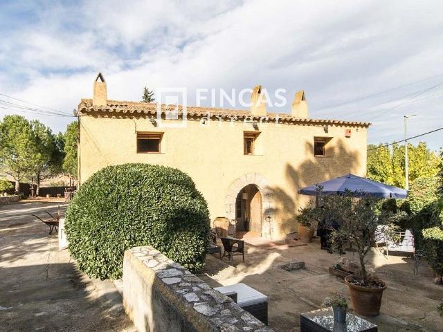 Masía en venta en calle De Les Moreres, Subirats, de 596 m² 5 habitaciones por 655.000
