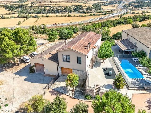 Masía en venta en calle Del Castell, Oluges, les, de 240 m² 5 habitaciones por 580.000