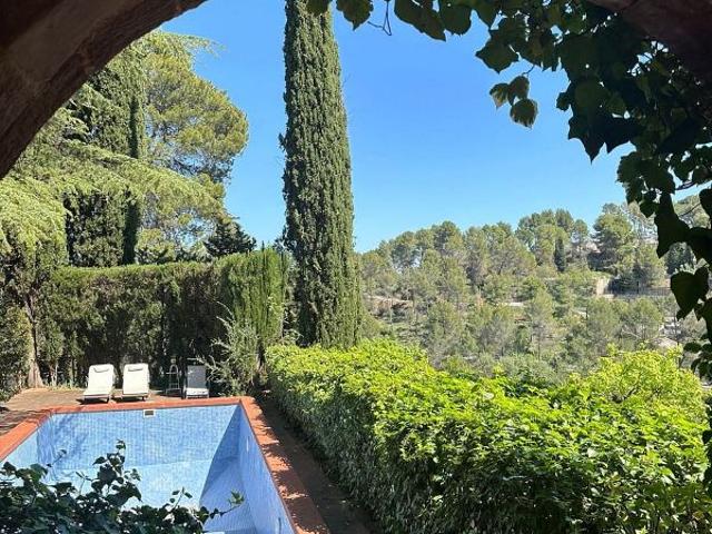 Chalet en venta en calle Del Doctor Peris, Castellví de Rosanes, de 170 m² 4 habitaciones por 650.000