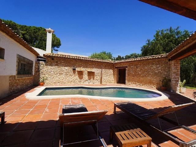 Masía en venta en calle Iris, Vendrell, El, de 335 m² 5 habitaciones por 640.000