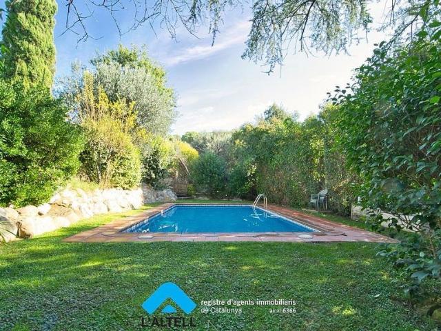 Masía en venta en calle Llobregat, Ametlla del Vallès, l´, de 368 m² 3 habitaciones por 750.000