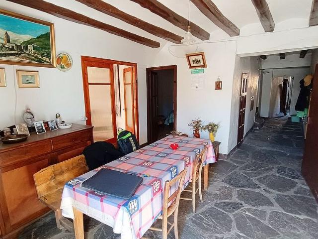 Masía en venta en calle Llessui Poble, Sort, de 730 m² 6 habitaciones por 290.000