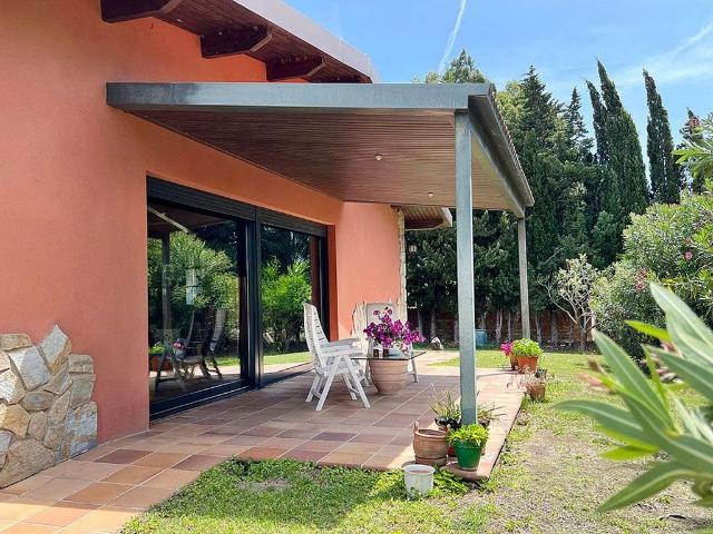 Masía en venta en calle Sin Numero, Móra d´Ebre, de 516 m² 7 habitaciones por 479.000
