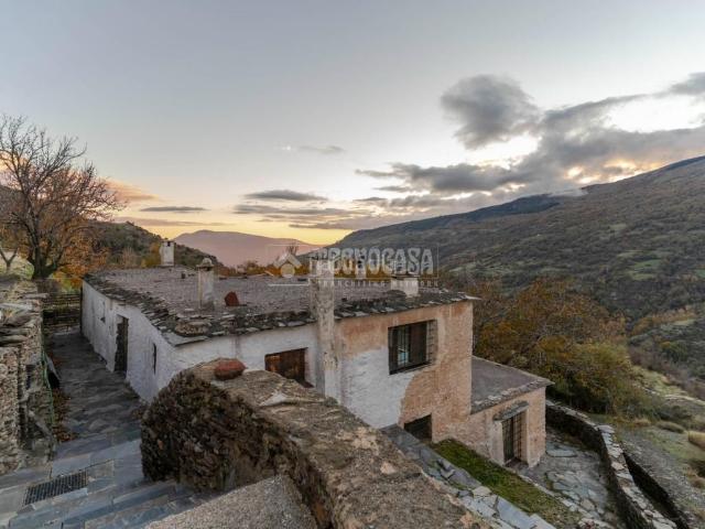 Masía en venta en Capileira. Casa rural en venta en Capileira. Masías.
