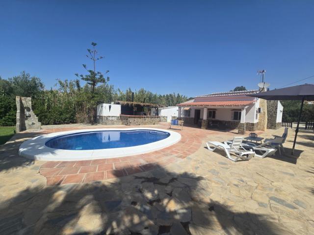Masía en venta en Cártama, Nueva Aljaima Las Tres Leguas Los Mondeños. Impresionante finca situada a 5 minutos del centro de Estación de Cártama. Masías.