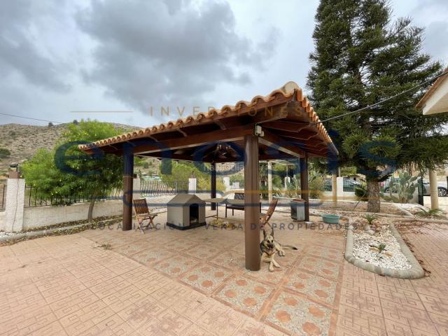 Masía en venta en Cartagena, Perín. Finca única en Perín con 6 hectáreas, casa rural con piscina y pista de tenis. Masías.