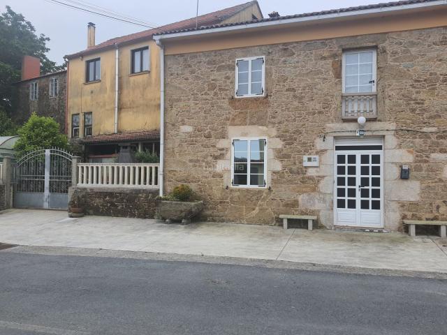 Masía en venta en Carballo. Casa de piedra tradicional. Masías.