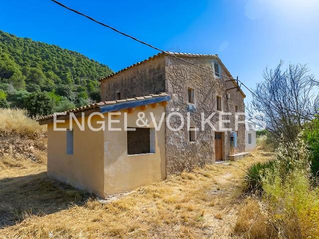 Masía en venta en Cardona. MASIA CON LICENCIA DE OBRAS Y VISTAS AL CASTILLO DE CARDONA. Masías.