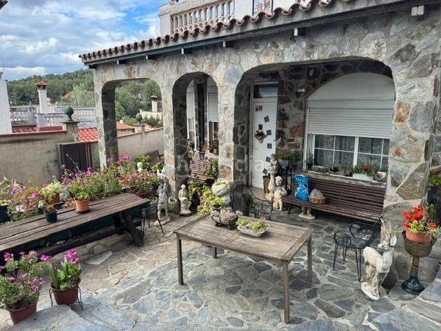 Chalet en venta en Castellbisbal. CASA CON ENCANTO CON AMPLIA PARCELA DE MAS DE 3.000 M2. Chalets.