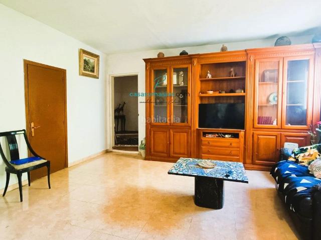 Masía en venta en Castellet i la Gornal. Casa en venta en Castellet I La Gornal, de planta baja, 4250 m2 de terreno, al lado de una población. Masías Castellet i la.
