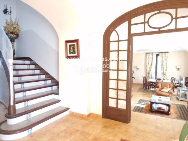 Masía en venta en Castellet i la Gornal. un lugar donde la historia, el vino y la naturaleza se unen, casa, bodegas y 100.000 m2 de viñedos. Masías Castellet i la.