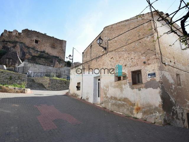 Masía en venta en Castellnovo. Castellnovo, una casa para imaginar sin límites. Masías.