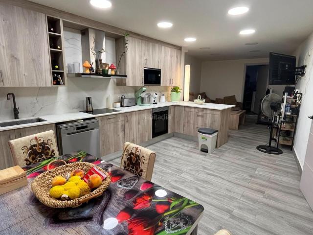 Masía en venta en Castellserà. Impresionante Casa de Pueblo Reformada en Castellsera por solo 270,000. Masías.