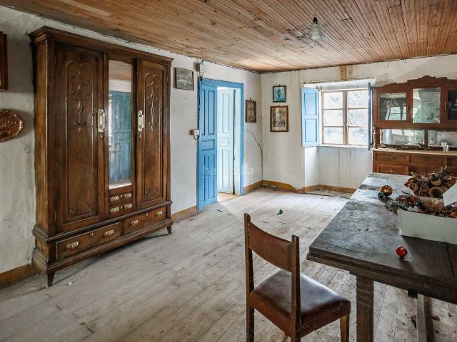 Masía en venta en Castro de Rei. Casa de piedra a reformar con 3 hectáreas en Castro de Rei. Masías Castro de.