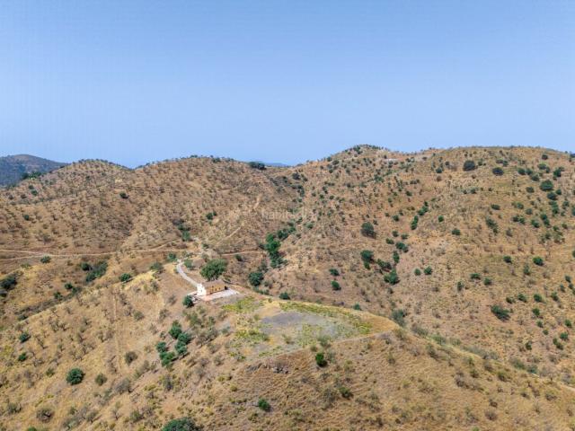Masía en venta en Casabermeja. Exclusiva Casa de Campo en Venta en Casa Bermeja, Málaga. Masías.