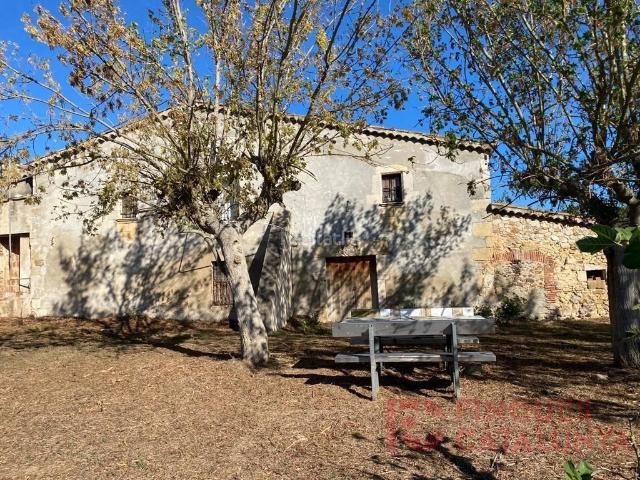 Masía en venta en Cassà de la Selva. CASA RÚSTICA AMB GRAN TERRENY EN VENTA A CASSÀ DE LA SELVA. Masías Cassà de la.