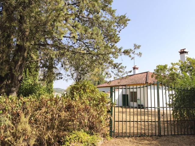 Masía en venta en Cazalla de la Sierra. Magnífico chalet en Urbanización La Pontezuela de Cazalla de la Sierra¡. Masías Cazalla de la.