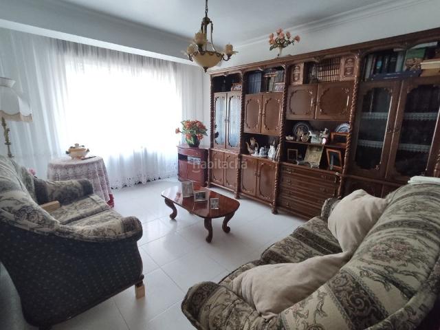 Casa en venta en Cedeira. Se vende casa unifamiliar en el centro de Cedeira. Casas.
