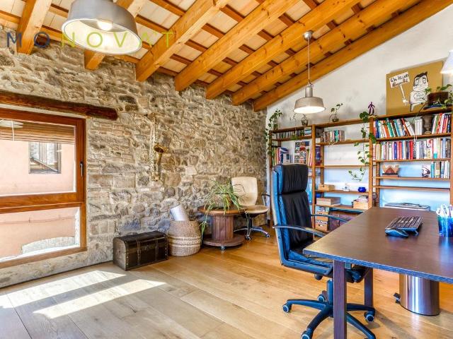 Masía en venta en Celrà. CASA DE PUEBLO CON ENCANTO A 4 VIENTOS. Masías.