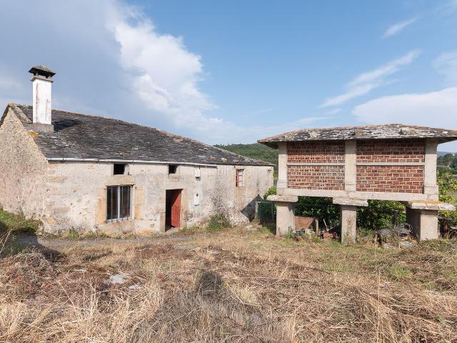 Masía en venta en Cervo. Casa rústica a reformar con 2,3 hectáreas en Cervo. Masías.