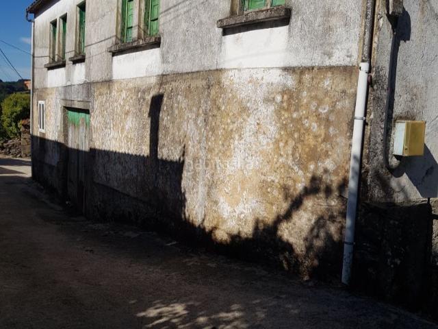 Masía en venta en Chantada. Casa de labranza a reformar con múltiples posibilidades en las proximidades de Chantada. Masías.