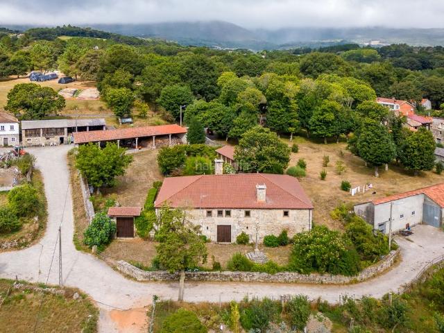 Masía en venta en Chantada. CASA EN LG. VIANA CHANTADA. Masías.