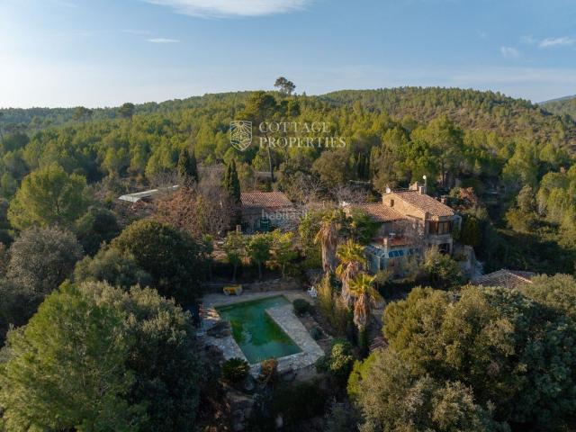 Masía en venta en Cistella. Masía del siglo XVIII en venta en Cistella, Alt Empordà, Girona. Masías.