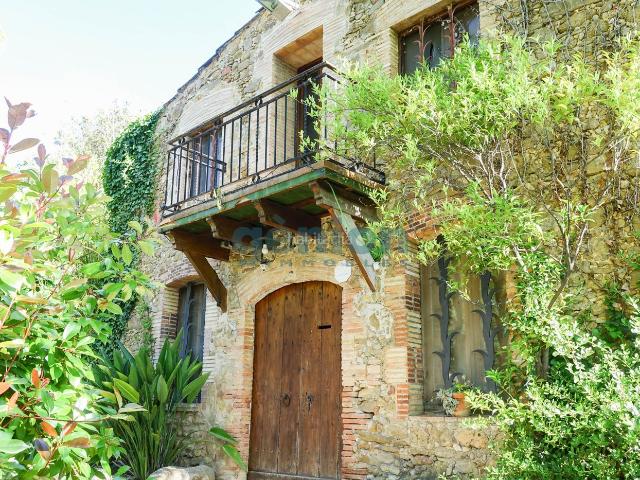 Masía en venta en Cistella. PROPIEDAD EN CISTELLA: MASÍA, 2 ANEXOS, PISCINA Y TERRENO. Masías.