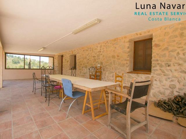 Masía en venta en Confrides. En medio del valle. Masías.