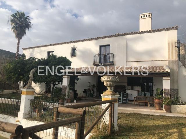 Masía en venta en Constantina. Finca de recreo de 18 ha y gran casa en le corazón de Sierra Norte de Sevilla. Masías.