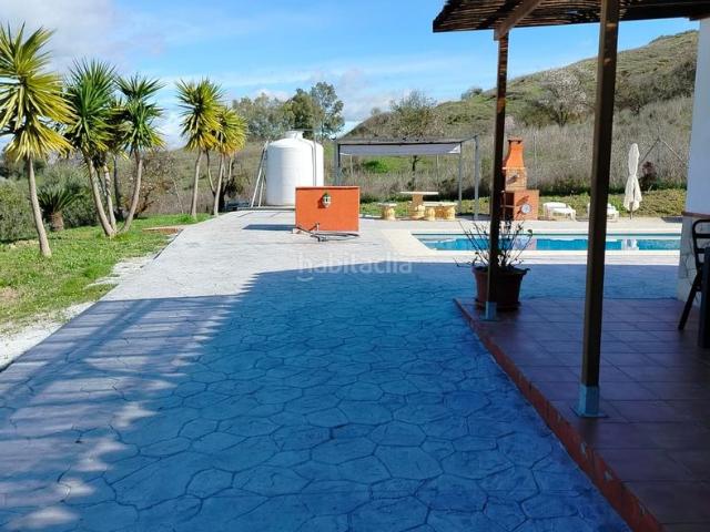 Masía en venta en Coín. Una maravillosa casa de campo de dos dormitorios. Masías.