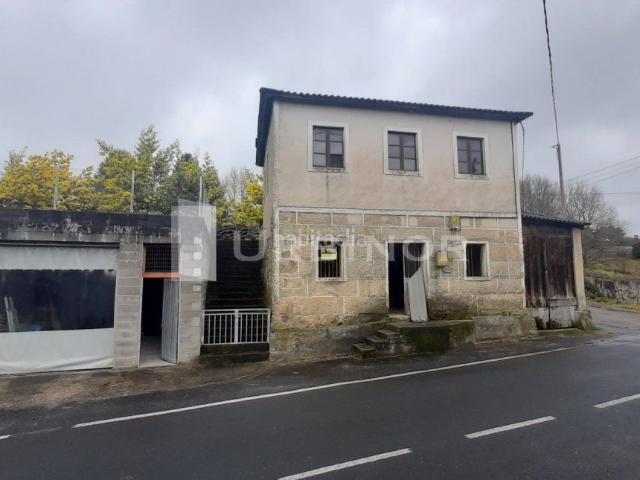 Masía en venta en Coles. Casa aislada para reformar con terreno, a 2 km. de Vilarchao Coles. Masías.