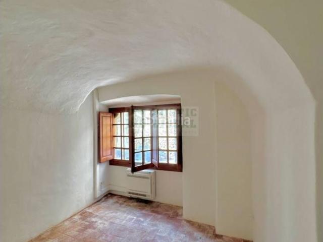 Masía en venta en Colomers. En exclusiva. Auténtica casa rústica con gran terraza en venta en Colomers, Baix Empordà Con vistas. Masías.