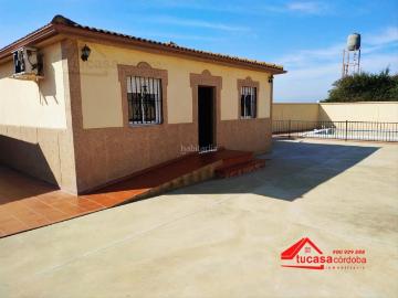 Masía en venta en Córdoba, El Higuerón. CASA INDEPENDIENTE CON TERRENO ubicada en CAMINO VIEJO ALMODOVAR Proindiviso. Masías.