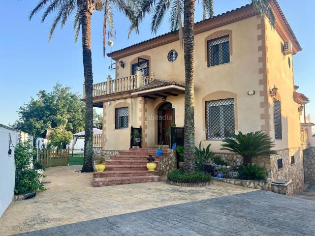 Masía en venta en Córdoba, El Higuerón. E. Gran oportunidad! Vivienda con terreno, piscina y negocio taller mecánico. Masías.