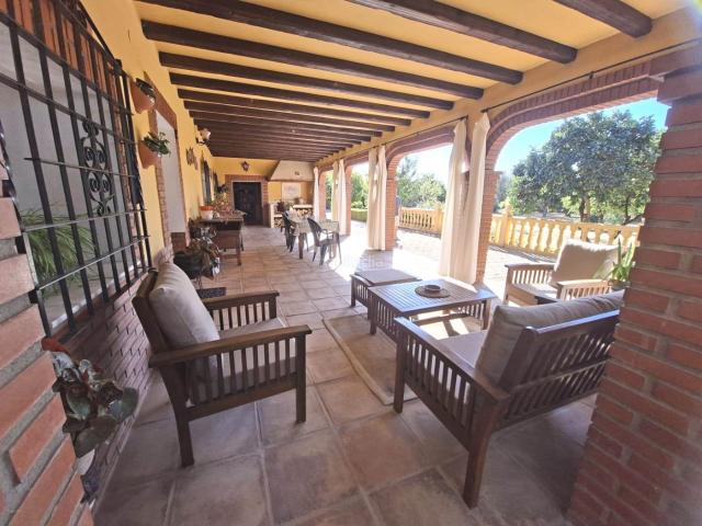 Masía en venta en Córdoba, El Higuerón. ¡HIPOTACBLE!, Terreno con casa, salón grande para usos múltiples, cochera cerrada, piscina. Masías.