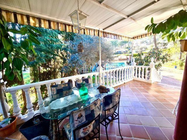 Masía en venta en Córdoba, Las Jaras. ZONA LAS JARAS HIPOTECABLE. Parcela de unos 1090 m2 con casa y piscina. Masías.