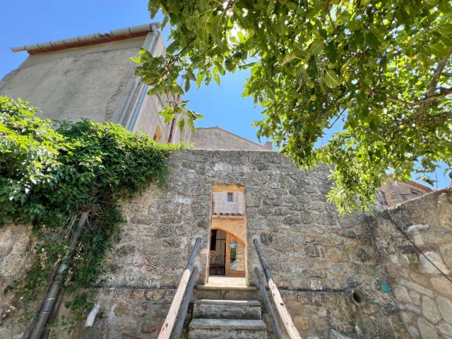 Masía en venta en Cornudella de Montsant. CASA RURAL EQUIPADA A LA SERRALADA DE CORNUDELLA DE MONTSANT. Masías Cornudella de.