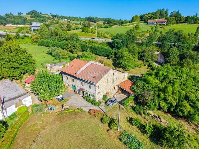 Masía en venta en Donostia San Sebastián, Martutene. Caserío adosado con 16.277 m2 de terreno a un paso de Donostia. Masías Donostia San.