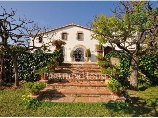 Masia en venta en el centro de Cabrera de Mar Costa Barcelona