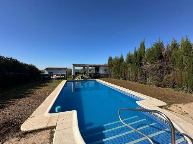 Masía en venta en Esparragalejo. Finca Rustica con Casa en Esparagalejo. Masías.