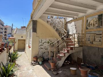 Masía en venta en Esparreguera, Nucli Urbà. CASA ESQUINERA CON GRAN POTENCIAL EN EL CENTRO DE ESPARRAGUERA. Masías.