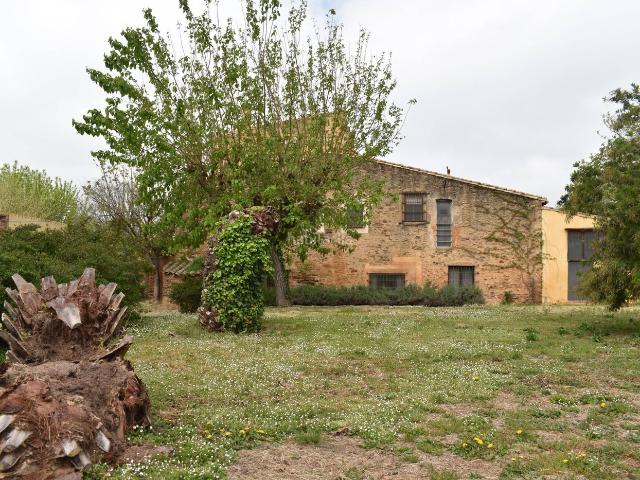 Masía en venta en Forallac. PERATALLADA Exclusiva masía del siglo XVIII restaurada con esencia original en el corazón del Baix Empordà. Masías.