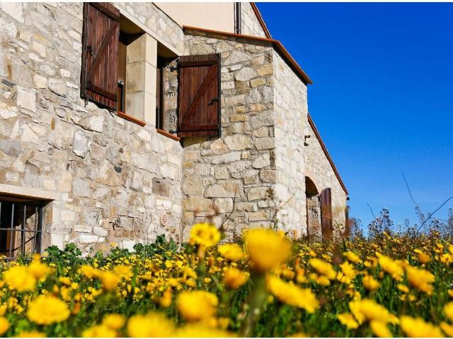 Masía en venta en Forès. Masia en venta en Forès. Masías.