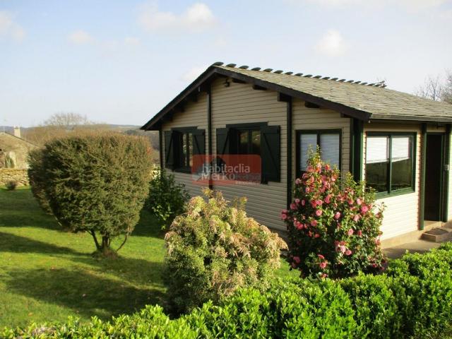 Masía en venta en Friol. SE VENDE ACOGEDORA CASA DE MADERA CON FINCA URBANIZABLE ZONA FRIOL!. Masías.