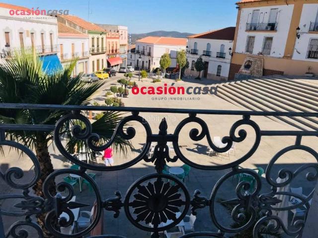 Masía en venta en Fuente Obejuna. CASA SEÑORIAL EN PLENA CENTRO, EN LA PLAZA LOPE DE VEGA. Masías Fuente.