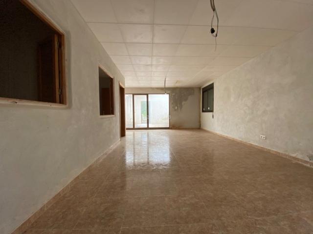 Masía en venta en Galera La. Casa señorial con gran jardín en La Galera. Masías Galera.