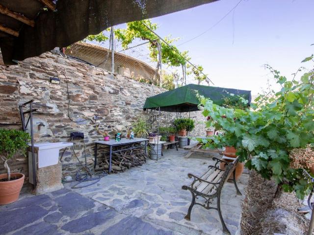 Masía en venta en Gérgal. CASA DE CAMPO EN GÉRGAL ALMERÍA Parcela de 13.507 m2 Vivienda principal de 300 m2 A tan solo 30 minutos de Almería capital. Masías.