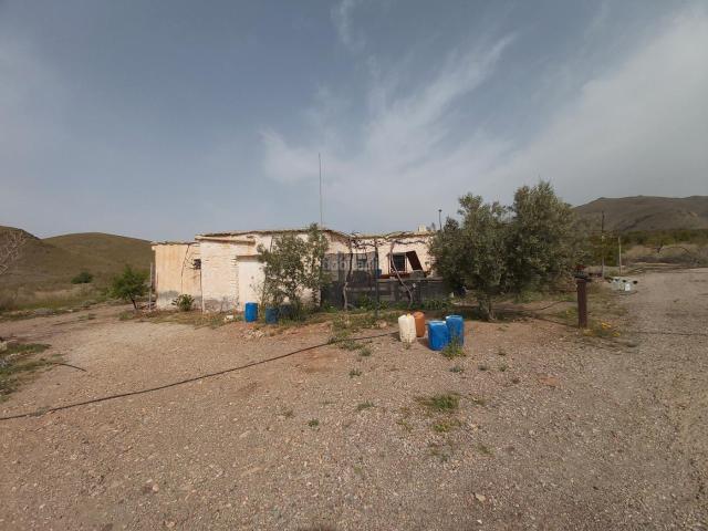Masía en venta en Gérgal. finca con cortijo en gergal. Masías.