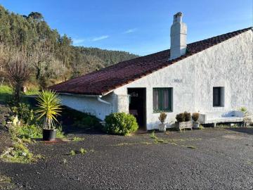 Masía en venta en Gorliz. OPORTUNIDAD DE VIVIR EN UN CASERÍO RN UN ENTORNO ÚNICO RODEADO DE PLENA NATURALEZA. Masías.